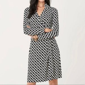 DVF Wrap Dress - Chain link, size 2 NWT